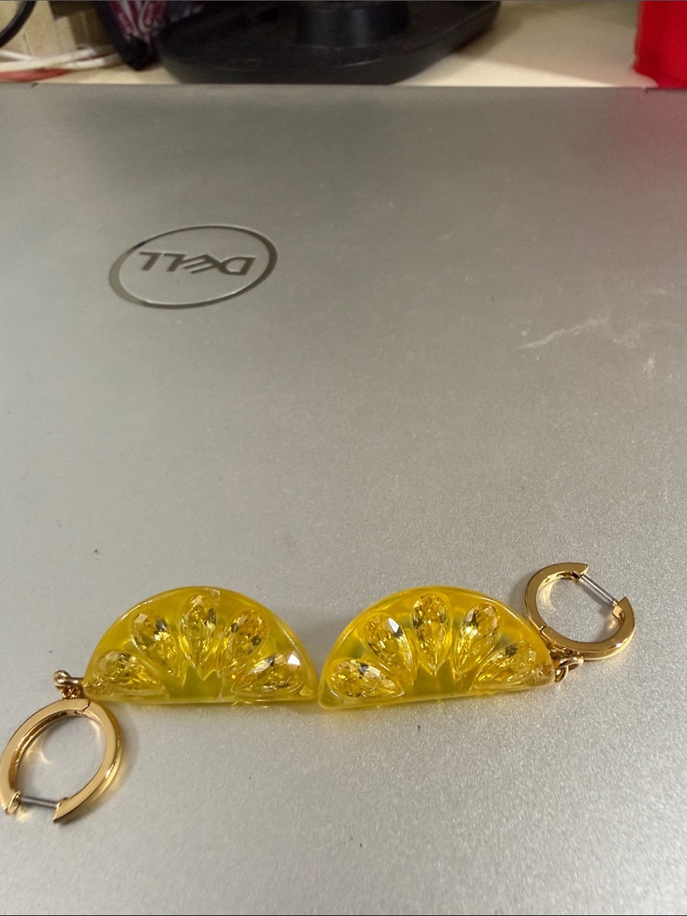Stunning pair of lucite lemon pierced earrings. Never worn. Just beautiful ! - Picture 6 of 6